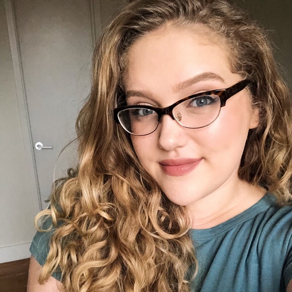 Meet your Posher, Katryna - Picture 4 of 5